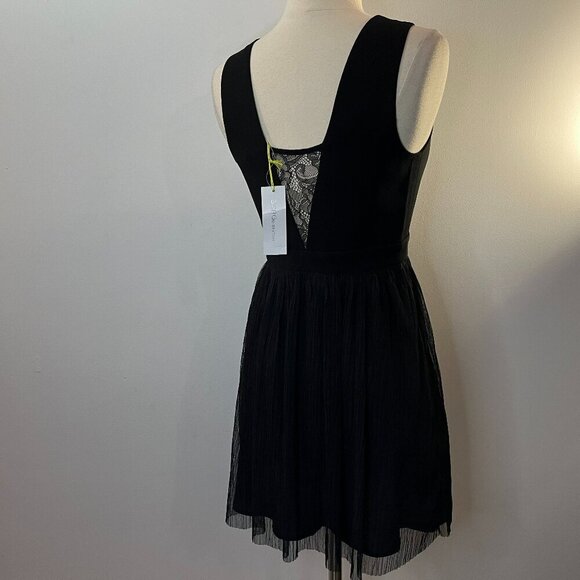BCBGeneration Women's Black Lace Paneled Dress - Size 2 - NWT $118 - Picture 6 of 6